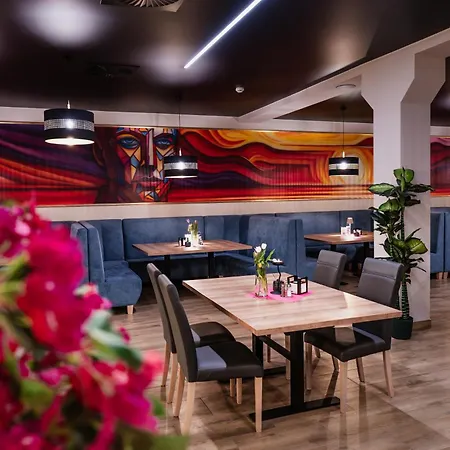 - Restauracja Sloneczna Szálloda Gostyń