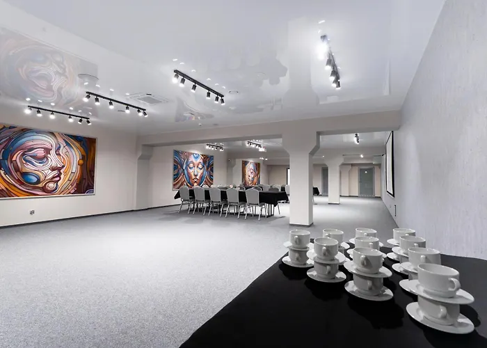 - Restauracja Sloneczna Szálloda