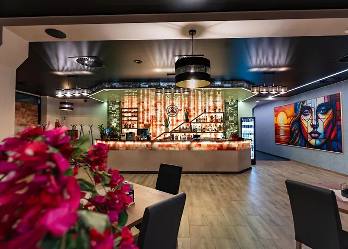 - Restauracja Sloneczna 3* Gostyń