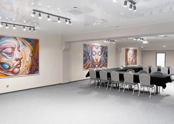 - Restauracja Sloneczna Szálloda