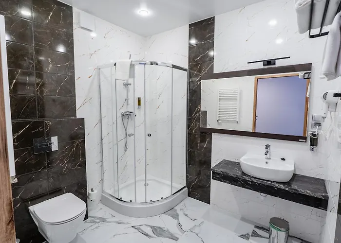 - Restauracja Sloneczna Szálloda