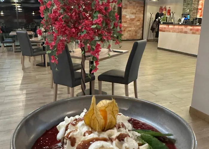 - Restauracja Sloneczna 3* Gostyń